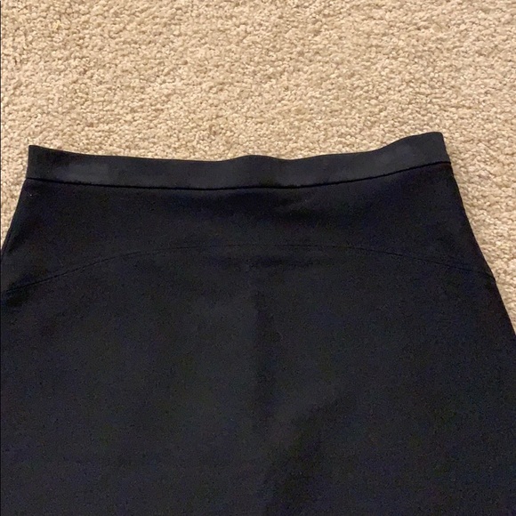Black skirt - Picture 2 of 4